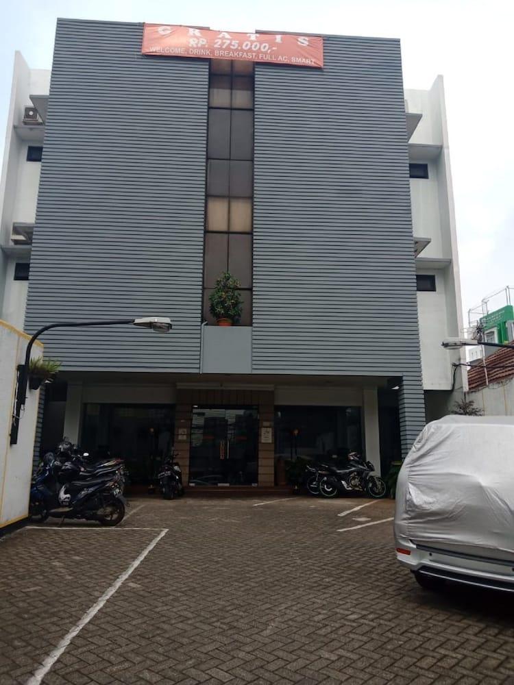 Hotel Caravan Tanah Abang ジャカルタ エクステリア 写真