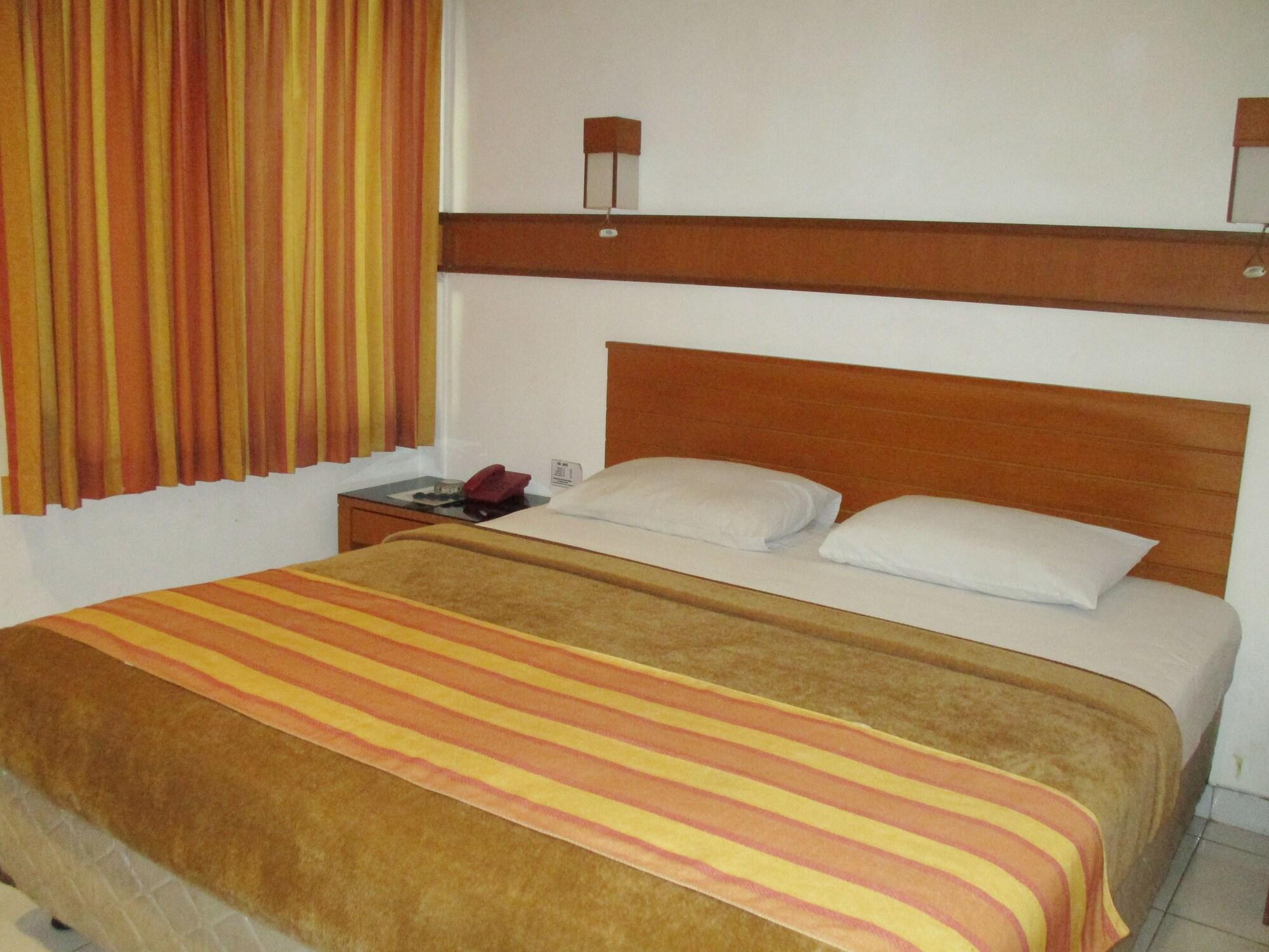 Hotel Caravan Tanah Abang ジャカルタ エクステリア 写真