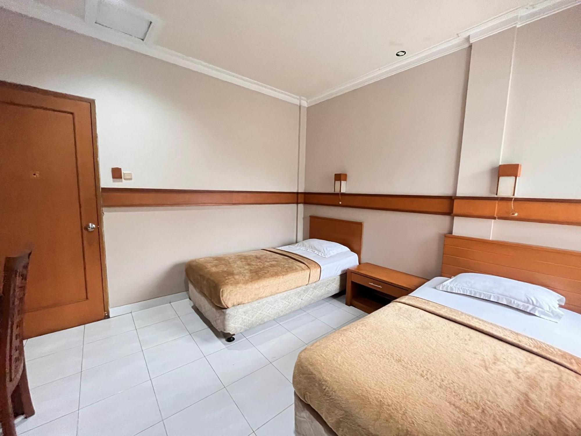 Hotel Caravan Tanah Abang ジャカルタ エクステリア 写真