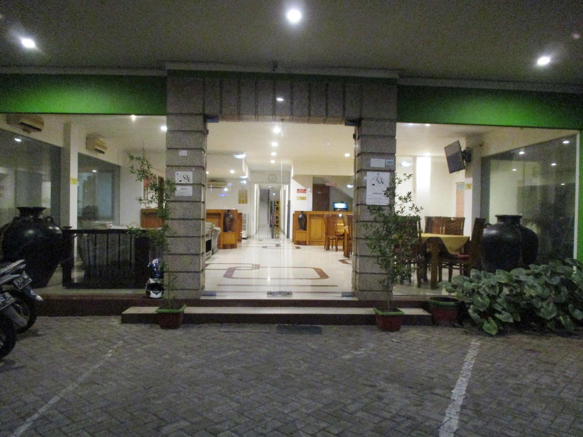 Hotel Caravan Tanah Abang ジャカルタ エクステリア 写真