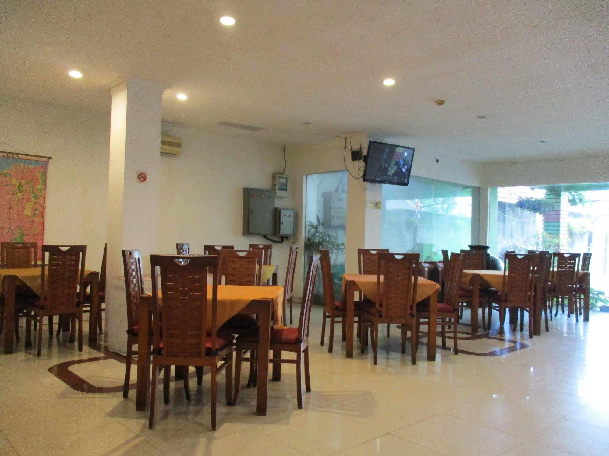 Hotel Caravan Tanah Abang ジャカルタ エクステリア 写真